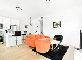 Luxury Brand New and Fully Furnished 3BR Apt Close to Downtown