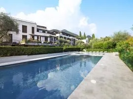 Gardoncino apartment with pool