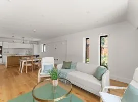 3bd Stylish Modern l FREE Parking