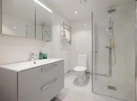 Top-floor SoFo flat with balcony