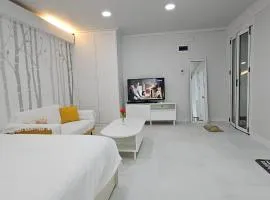 Sunny house 7