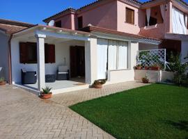 Villetta Smeraldo con giardino, hotel v destinaci Monte Petrosu
