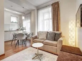 Domillion New Old Town Amber 1bdr Z1B4
