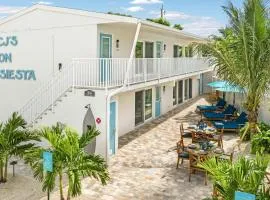 Sea Foam - Pet Friendly, Located in Siesta Key Village, Steps to Siesta Key Beach!