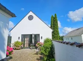 Cozy & Private Luxury Guesthouse, 30 min from Copenhagen
