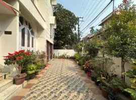 Trayaksh Homestay - Lachit Nagar -3 BHK