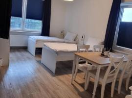 Dreibettzimmer "Blau" in zentraler Lage, hostel v Bremnu