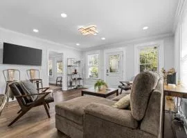 Bright and Modern Close to Everything