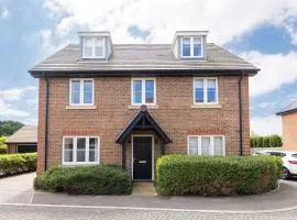 Modern Family Retreat Nr Beaches and Marina