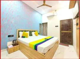 Hotel Vrinda Residency Near BHU Road - Shree kashi Vishwanath Temple - Providing Air conditioned Hotel and Well Decorated Rooms with WiFi Facility- BEST HOTEL IN VARANASI