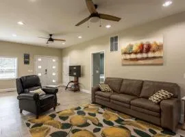 3BR House By Lake with BBQ Fire Pit & EV Charger