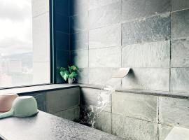 Rihe Hot spring B&B, aparthotel in Jiaoxi