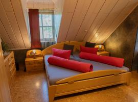 Privatzimmer mit Gemeinschaftsbad - Zur Fliegerbank in der Rh&ouml;n, Hotel mit Whirlpools in Burkardroth