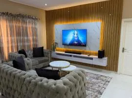 Luxury 2-bed w 24h light in Kolapo Ishola GRA
