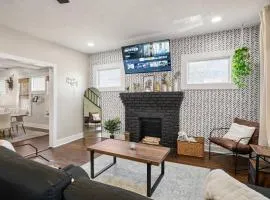 Historic 4BR Home centrally located in Riverside.