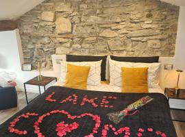 Luxury Room La Terrazza sul Lago di Como、ブレーヴィオのホテル