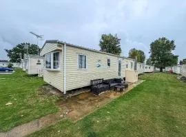 Superb 8 Berth Caravan With Free Wifi At Highfield Grange Ref 26706Wr