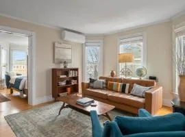 The Wyatt - Charming Downtown West End 2BR