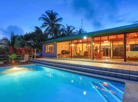 Casa Kilimanjaro Nature, Amazing Views and 6 Acres, hotel v destinaci Manuel Antonio
