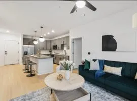 Parkside Chic 2BR Near Regions Field n Park