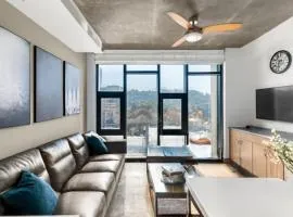 Prime 2BR Stay Five Points and Nightlife 7th