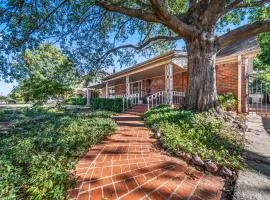 Expo 3BR, 3BA Timeless Tulsa 1940s Bungalow