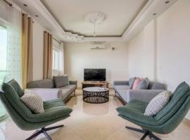 Veil - Modern 3-Bedroom Apt & Balcony in Aley, ξενοδοχείο σε Aley