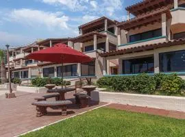 Las Gaviotas 436 Mid-century Ocean View Apartment