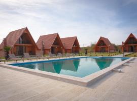 Taleri Terraces, hotel com piscinas em Martvili