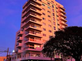 departamento en edificio torre libertador、リオ・セルセロのホテル