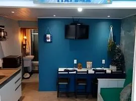 Apto Climatizado com varanda próximo a praia