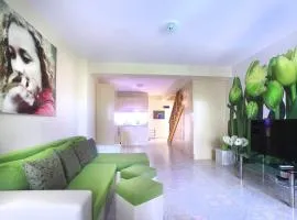 Blue Dream Deluxe Maisonette