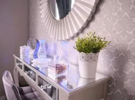 Three Bedroom House By Travel Lets Holiday Homes Strabane With Garden