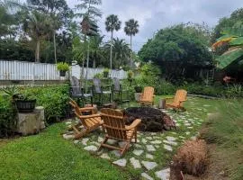 4 Mi to Mickler Beach Group Getaway with Lush Yard!