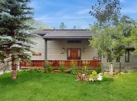 Booth Falls Estate (Chalet + Bungalow)