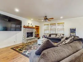 Walk to Lake Arrowhead! Family Home with Games