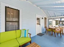 Mystic Moon- family friendly fenced yard pets welcome