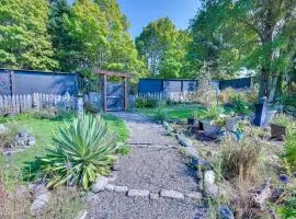 Shared Yard Apt 2 Mi to Port Angeles City Pier