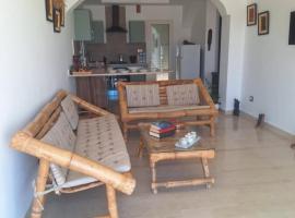 Petite villa- Tamezrat- Kelibia, hotel em Kelibia