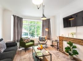 KGV Stays - Serenity House 3 bedroom near to the hospital with parking, hotel in Southampton