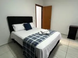 Apto N 02 no centro de Foz APENAS DOIS QUARTOS