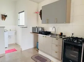 Apartamento completo com 2 quartos no centro de sinop