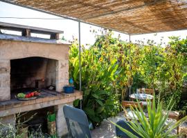 Stone House Harmony -Studio Apartment with Patio and Garden View 2, ξενοδοχείο σε Žrnovo