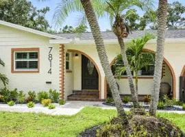 Luxury Oasis Retreat Pickleball Pool Spa Billiard Gaming