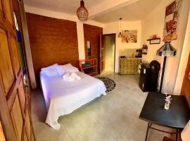 Vila Kuir Hospedagens，位于戈亚斯州上帕莱索的酒店