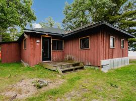 3-Bedroom Cottage #10 - Sand Bay, hotel in Dillon