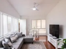 Entire New renovated 2bedrm unit next to southbank