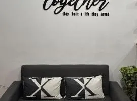 Ellie's Tiny House - Cozy Getaway with Kitchen & Pool Access near SM Dasmariñas
