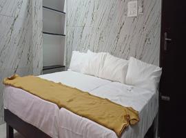 Sun Shine Guest House, hotel cerca de Aeropuerto de Puducherry - PNY, Pondicherry