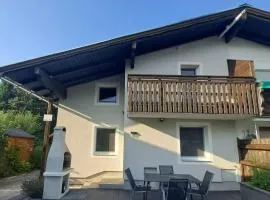 Ferienhaus Fux - Your Lake and Ski Hideaway at Tauplitz and Hallstatt